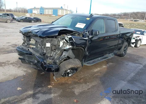 2022 Chevrolet Silverado 1500 4Wd Standard Bed Lt Trail Boss z USA, uszkodzony, nr VIN 3GCUDFEL2NG660765